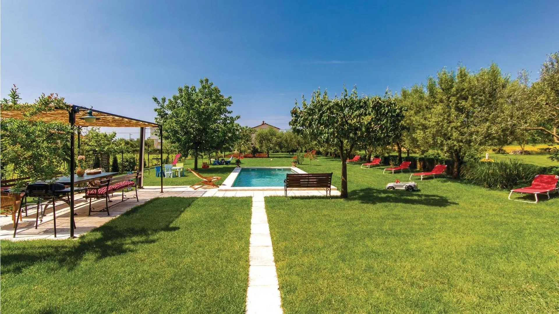 Nice Home In Marcana With Kitchen Holiday home